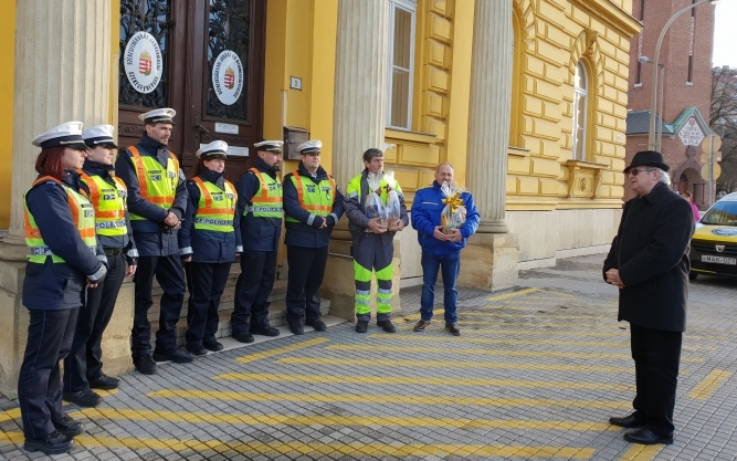 Közlekedési rendőröknek mondott köszönetet a Magyar Autóklub Székesfehérváron