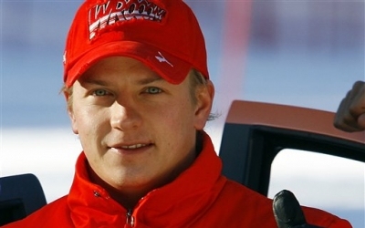 Räikkönen hétfőn aláírt a Ferrarihoz