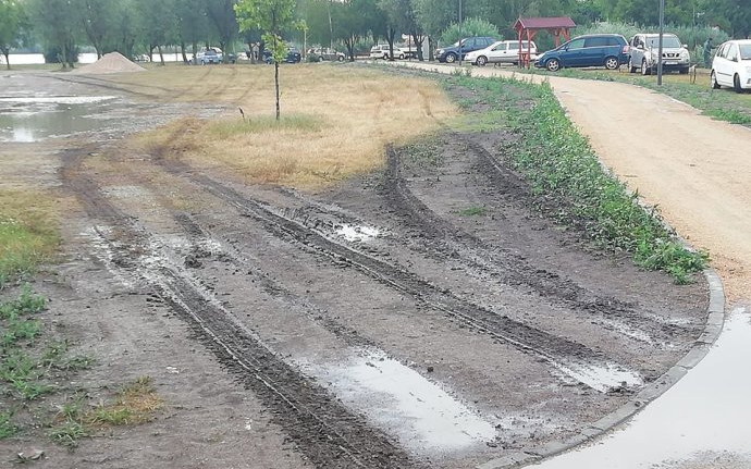 Még el sem készült a szabadidőközpont a Palotavárosi tavaknál, máris folyamatos a rongálás