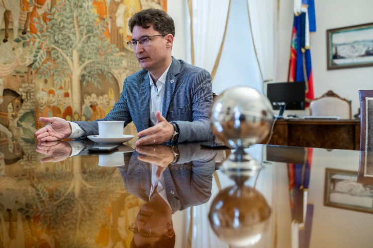 Nagyinterjút közölt az Index Székesfehérvár polgármesterével