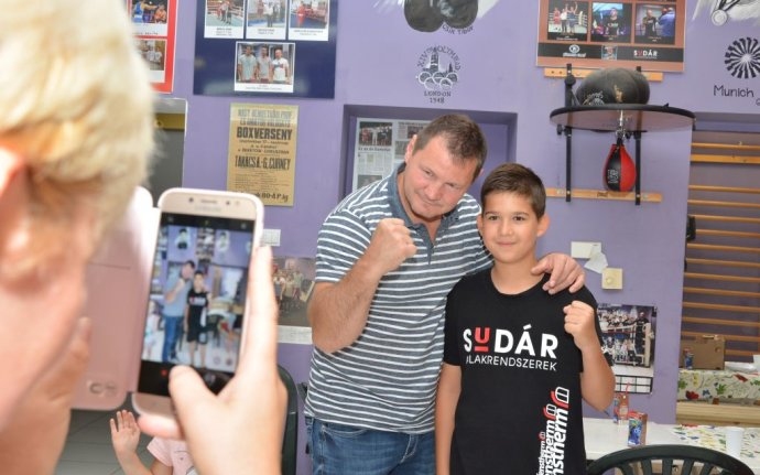 Madár is eljött a fehérvári boksztáborba