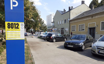Így változik a fehérvári parkolás augusztus 1-jétől - szombaton 12 óráig működik majd a fizetőparkoló rendszer