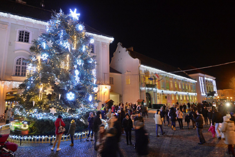 KÖZÖS GYERTYAGYÚJTÁS, KONCERTEK PÉNTEKEN ÉS SZOMBATON A BELVÁROSBAN