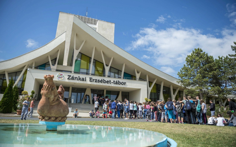 Erzsébet-táborokat népszerűsítő kampány indul