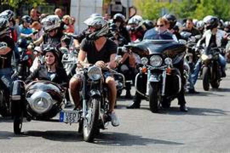 Motorostalálkozó Polgárdiban – Lyukas fazék fesztivál Lepsényben – Falunap Szabadbattyánban – Királyok Fehérvár belvárosában