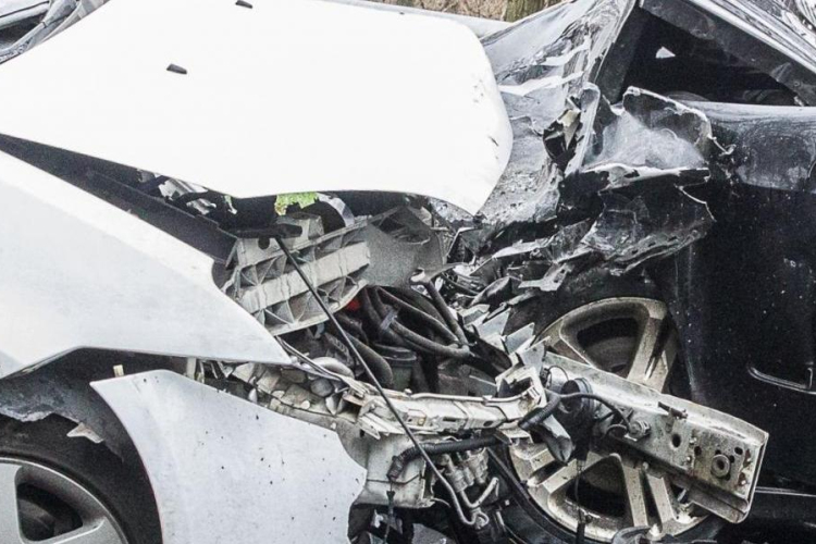 Két autó ütközött össze a 62-es úton Seregélyesnél