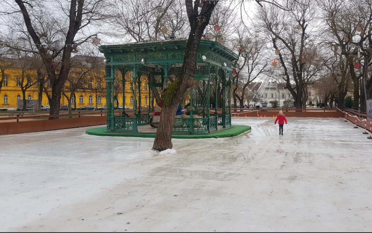 Olvad a jég - a meleg időjárás miatt bezár a Kori Liget