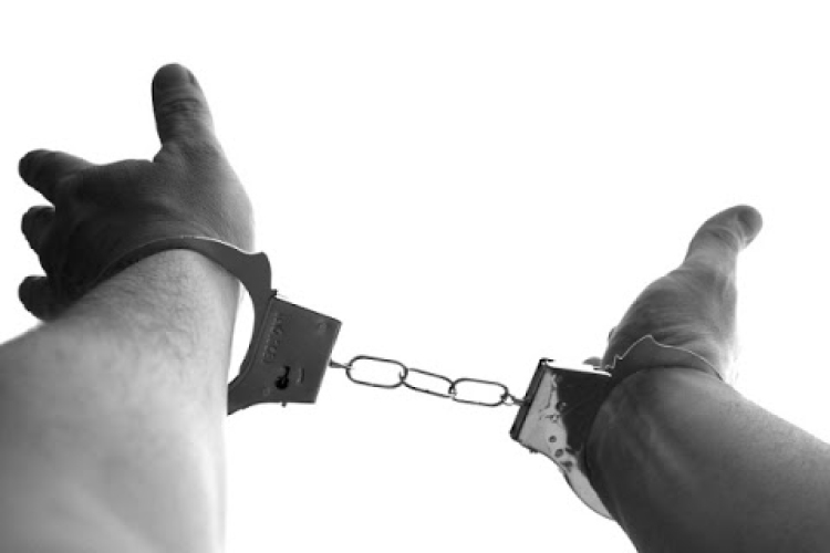 Nemzetközi együttműködéssel fogtak el két keresett bűnözőt külföldön