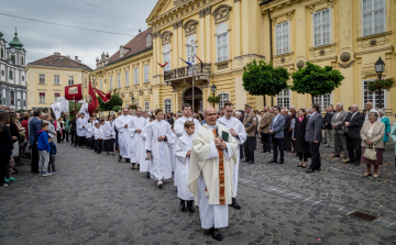 Vasárnap lesz Székesfehérvár közös Úrnapi körmenete a Belvárosban