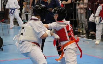 Fehérvári érmek a Karate diákolimpia országos döntőjéről