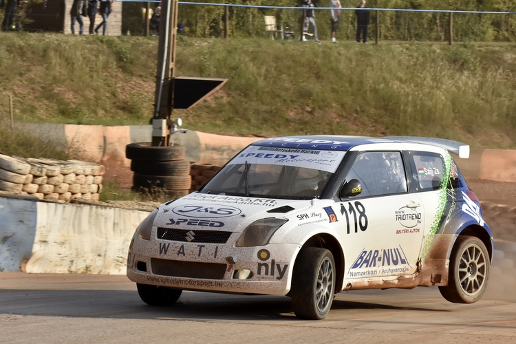 Szijj Zsolt szeretne egy jóízűt autózni!