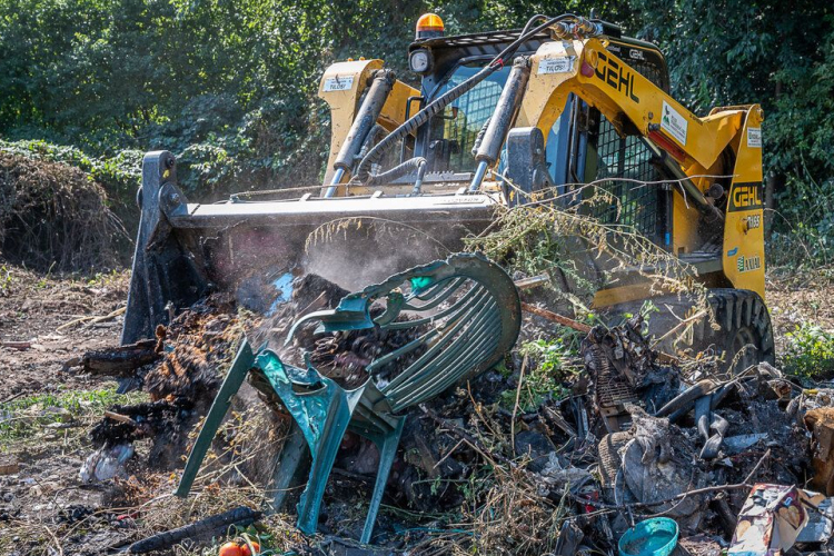 Több mint 5,5 ezer köbméternyi hulladék terheli a Pilisi Parkerdőt