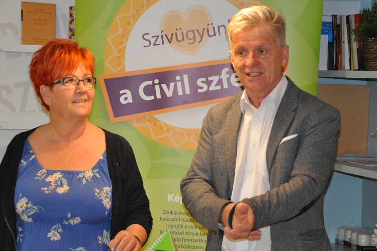Fehérvári civil szervezeteket támogat és képez Az Évszak Szervezete Program