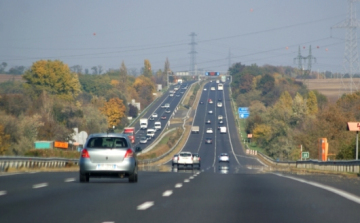 Útdíj - Megyei e-matricát vesznek az autósok havi helyett