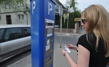 Ingyenes a parkolás a hosszúhétvége mindegyik napján Fehérváron