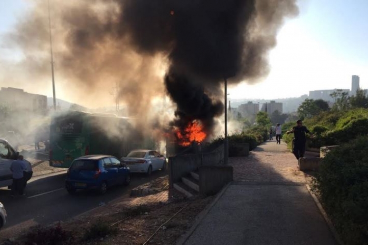 Robbanás történt egy jeruzsálemi buszon, többen megsebesültek