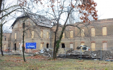 Lerakták a Corvinus új, székesfehérvári épületének az alapkövét