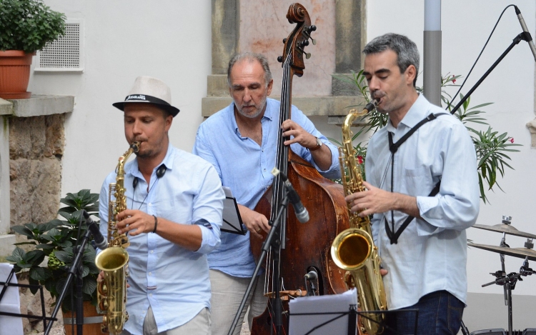 Alba Regia Jazz Feszt három estén keresztül Fehérvár belvárosában