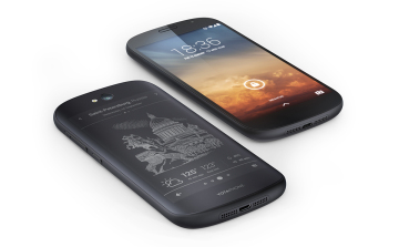 YotaPhone 3: jön az újabb kétarcú különcmobil (videók)