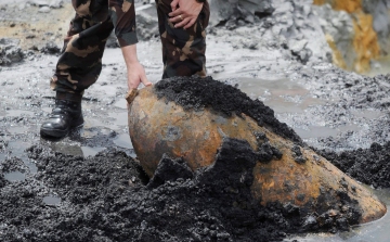 Száz kilós bombát találtak a Videoton stadion építkezésén
