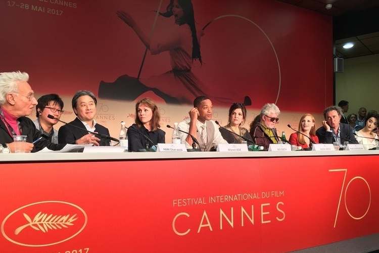 Idén is bőkezűen adakoztak a sztárok Cannes-ban