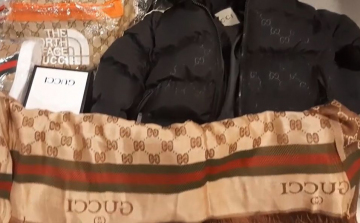 Postacsomagnak álcázott hamis ruhákat foglalt le a NAV Fejér megyében