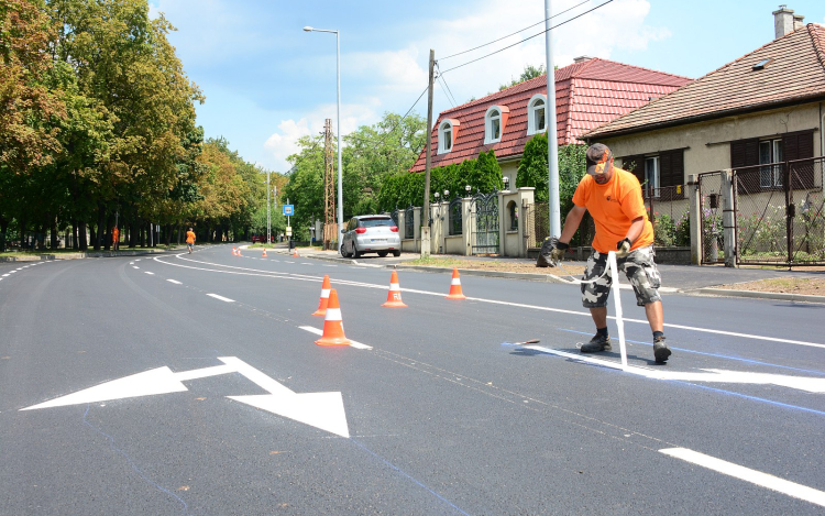 Útfelújítások Székesfehérváron - újabb öt munkaterületet adtak át szerdán