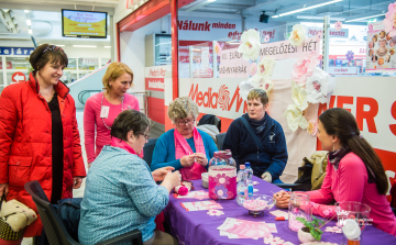 SZÉKESFEHÉRVÁRON IS FELHÍVJÁK A FIGYELMET A MÉHNYAKRÁK-SZŰRÉS FONTOSSÁGÁRA