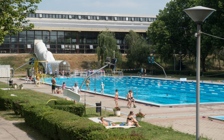 Mindenkit vár a fehérvári strand