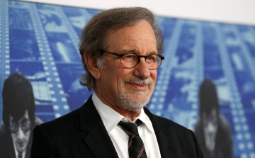 Steven Spielberget szerződtette az Apple