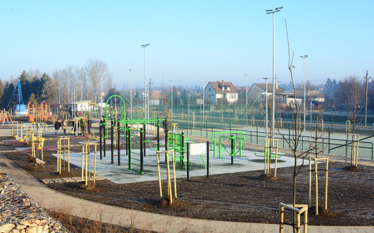 SPORT, GYEREKEK, EGÉSZSÉG - ELKÉSZÜLT A TÚRÓZSÁKI ÚTI SZABADIDŐPARK