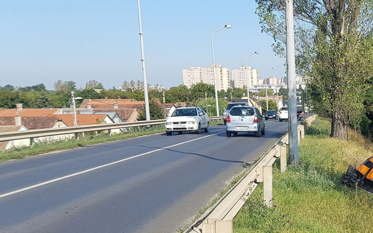 A töltés vizsgálata miatt jövő kedden és szerdán lezárják a Balatoni út egy szakaszát