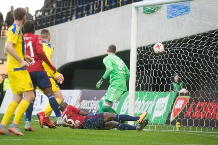 LAZOVICS DUPLÁJÁVAL MAGABIZTOSAN GYŐZÖTT A VIDEOTON