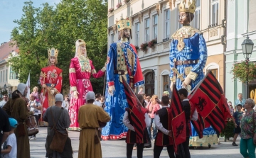 Utolsó királyi séta és hagyományőrző felvonulás szombaton a Belvárosban