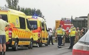 Katonai konvoj szenvedett balesetet az M7-es autópályán Fehérvárnál