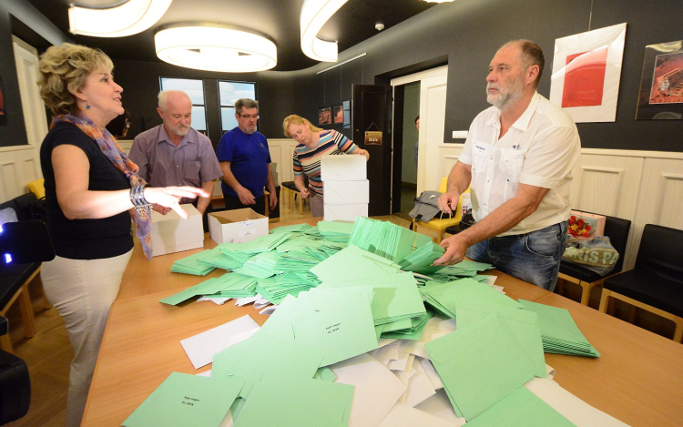 Végeredmény teljes feldolgozottságnál - Vargha Tamás és Törő Gábor győzött