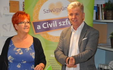 Fehérvári civil szervezeteket támogat és képez Az Évszak Szervezete Program