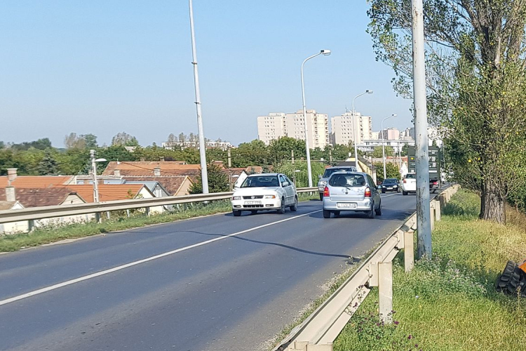 Forgalomkorlátozások hétfőtől a Balatoni úton - geotechnikai vizsgálatokat végeznek a töltésnél
