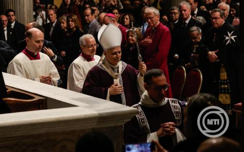 XIV. Leó pápa hamvazószerdán a lángokban álló világ hamvairól beszélt