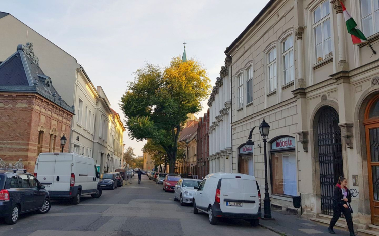 A belvárosi parkolásról és a hatósági ellenőrzésekről szerveznek lakossági fórumot a Városházán