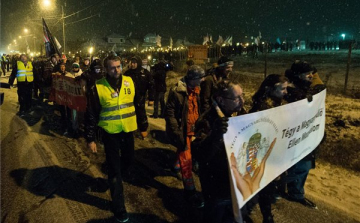 Szigethalmi verekedés - Fáklyás demonstrációt tartott a Jobbik a 