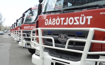 Új tűzoltóautó érkezett Székesfehérvárra és Martonvásárra