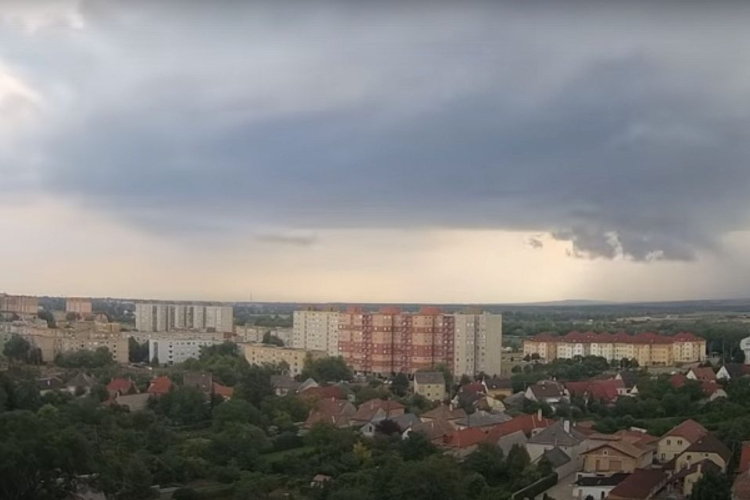Újabb jégeső jöhet Fehérváron is, heves viharokra figyelmeztet a meteorológiai szolgálat